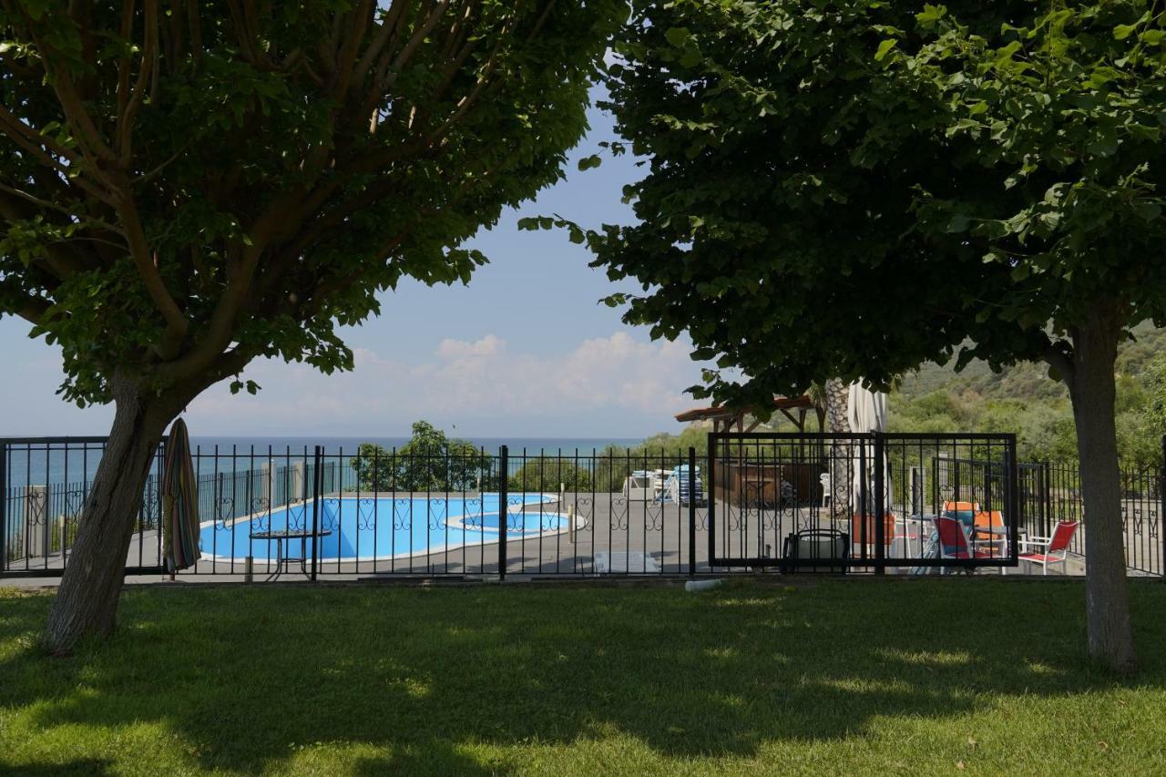 Secret Paradise Villas Loutra Elevtheron Exterior foto