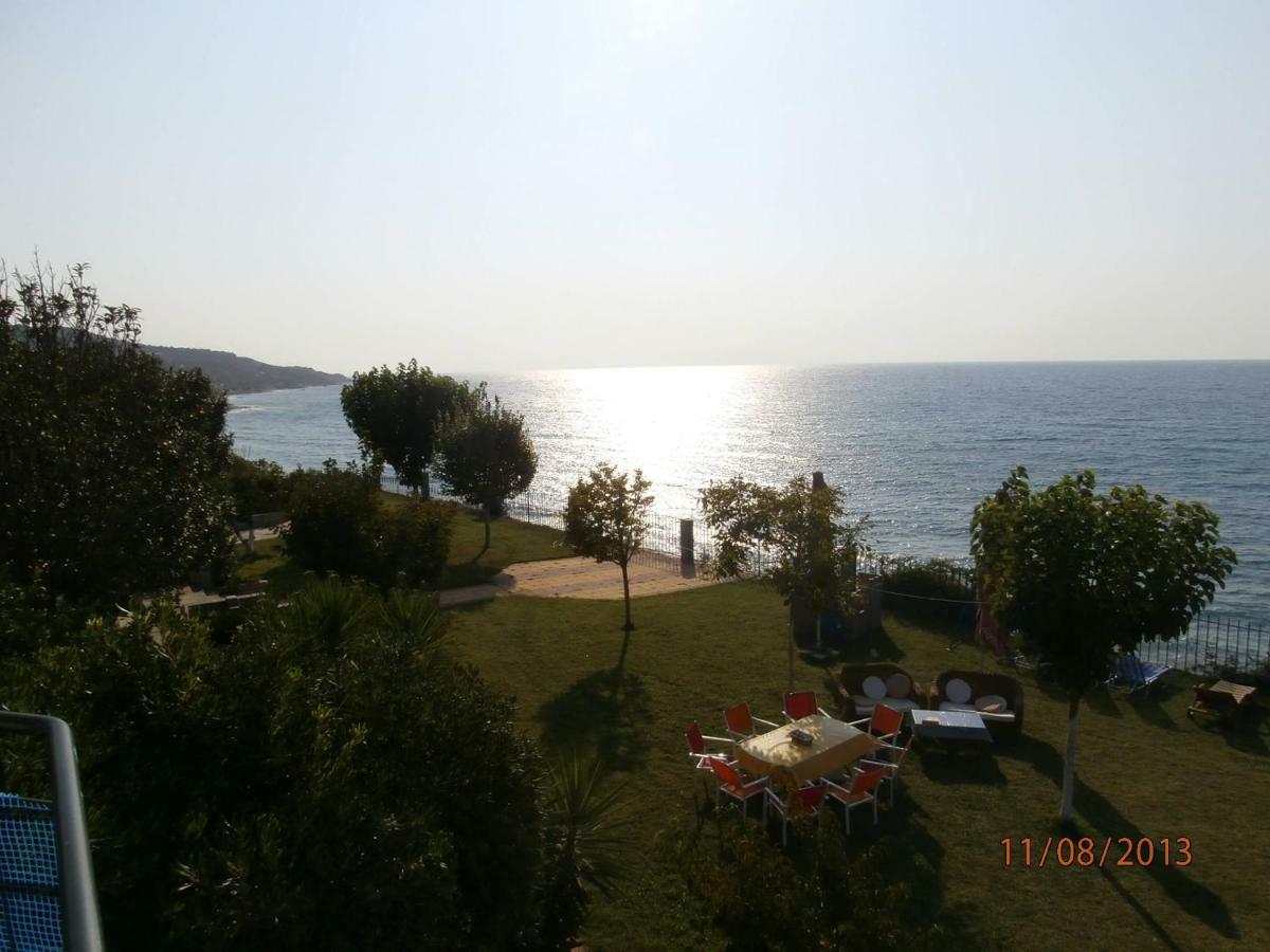 Secret Paradise Villas Loutra Elevtheron Exterior foto